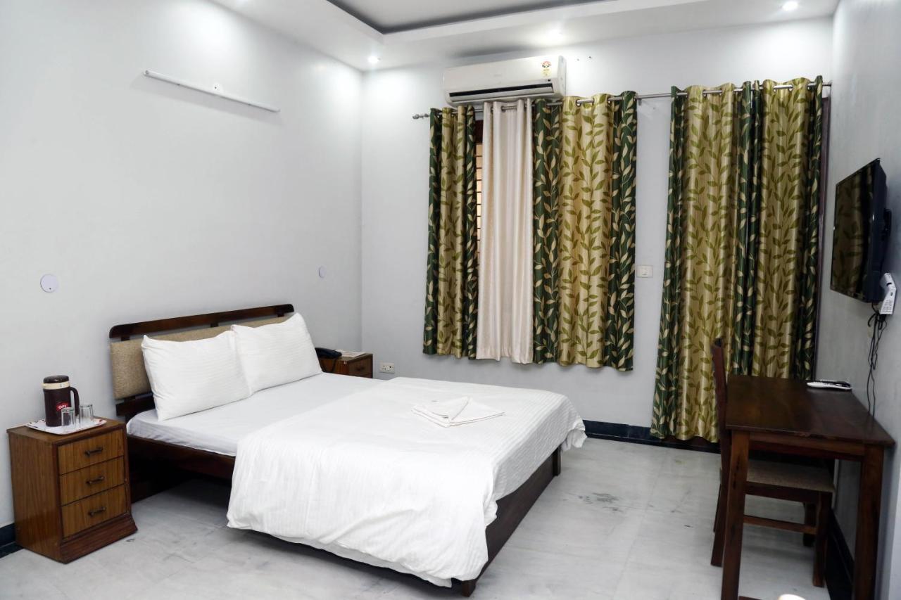 J P Residency Otel Greater Noida Dış mekan fotoğraf