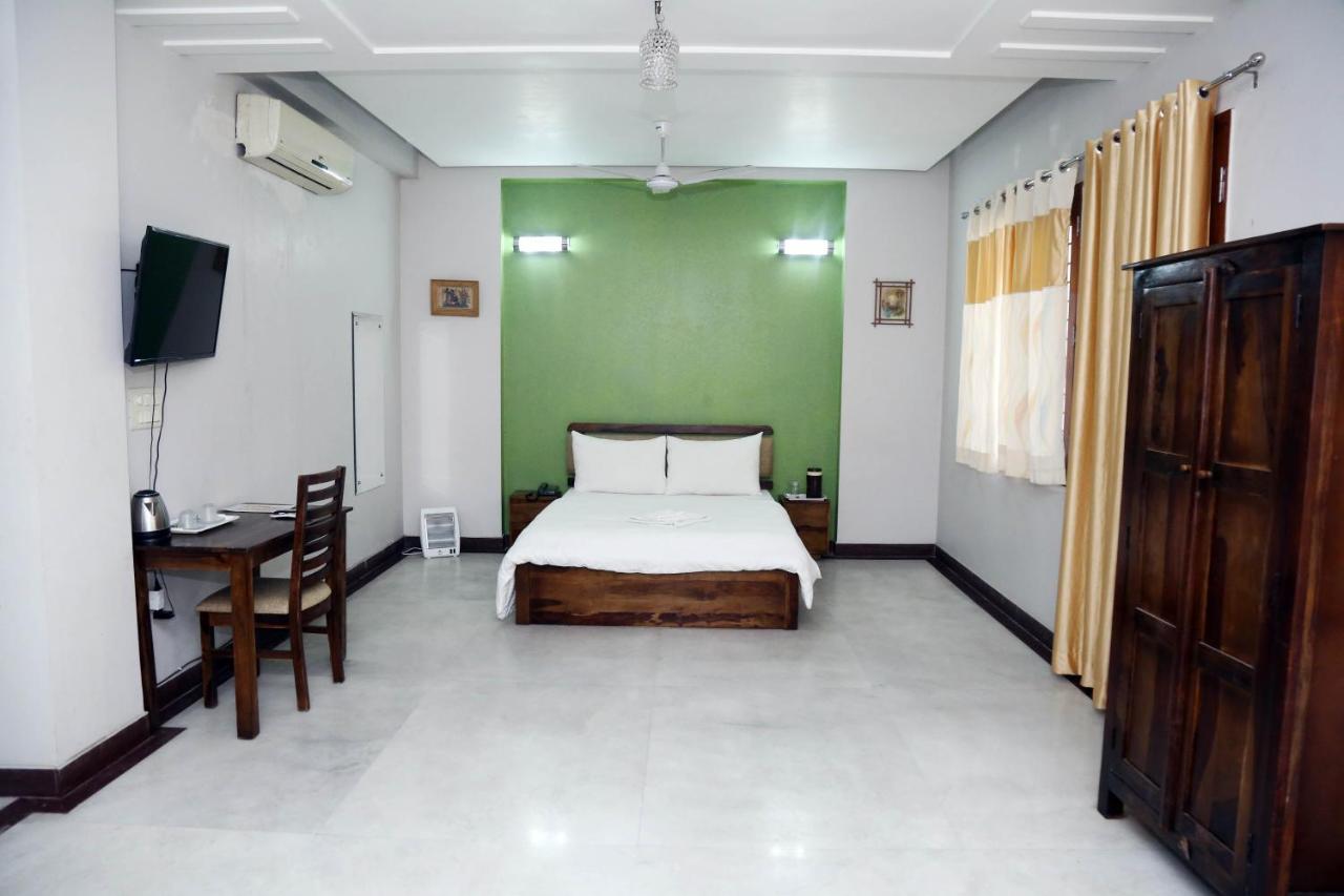 J P Residency Otel Greater Noida Dış mekan fotoğraf